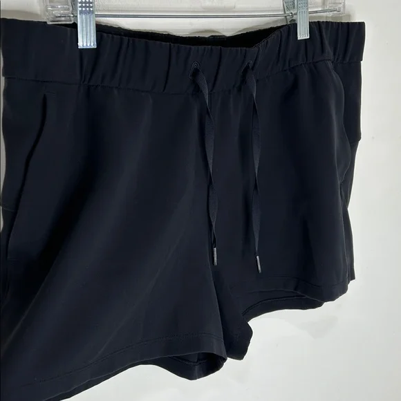 Lululemon On The Fly Short *Woven *2.5" Black Size 12 - Picture 11 of 16